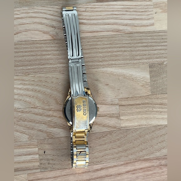 Seiko Ladies Watch Vintage Gold Tone Bracelet Gold Tone Dial Day Date Window - Picture 8 of 11